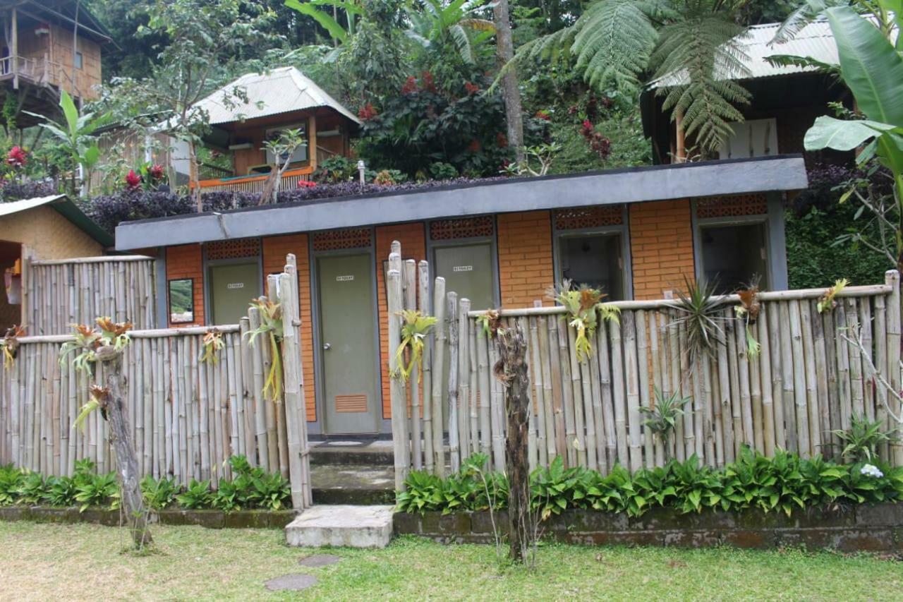ブドゥグルBali Tree House Pelangiアパートメント エクステリア 写真